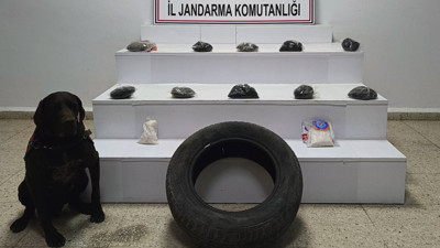 Van’da Araç Lastiğine Saklanan 5 Kilo 611 Gram Uyuşturucu Bulundu