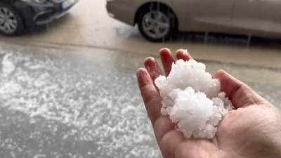 Adıyaman’da Fındık Büyüklüğünde Dolu Yağdı