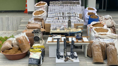 Uşak'ta Kaçak Tütün ve Silah Operasyonu