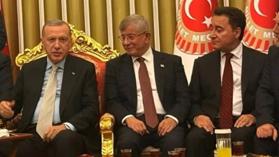 Ali Babacan'la İlgili Dikkat Çeken İddia: 'Partisini Kapatıp AKP'ye Dönebilir'