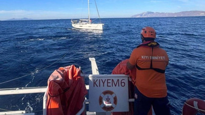 Muğla Açıklarında Sürüklenen Tekne İçin Seferber Oldular