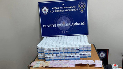 Park Halindeki Araçta Binlerce Uyuşturucu Hap Ele Geçirildi