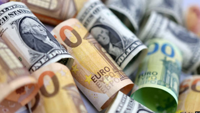 Dolar ve Euro Güne Nasıl Başladı? Piyasalar Gelişmelere Odaklandı