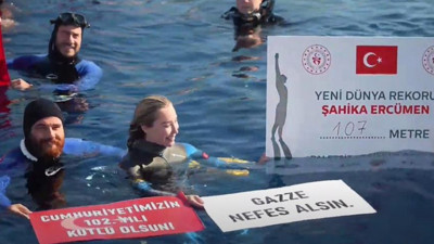 Şahika Ercümen Dünya Rekoru Kırdı! Gazze İçin 107 Metre...