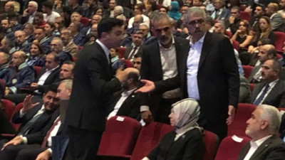 Diyarbakır'da Tansiyon Yükseldi! Belediye Başkanları Salonu Terk Etti