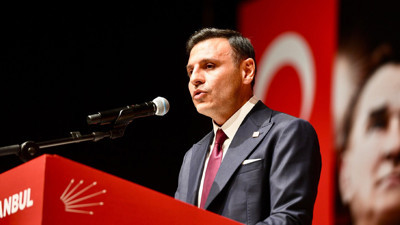 Özgür Çelik, CHP’nin 39. Olağan İstanbul İl Kongresi'nden Seslendi: 'Cesareti Olan Mindere'