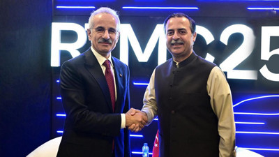 Bakan Uraloğlu, Pakistan Federal Denizcilik Bakanı Anwar ile Görüştü