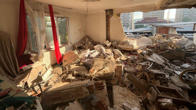 İstanbul'da Termosifon Faciası! Ev Yerle Bir Oldu