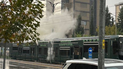 Seyir Halindeki Tramvaya Yıldırım Düştü
