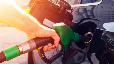 Araç Sahiplerine Şok! Akaryakıt Tabelası Yine Değişti! İşte 15 Kasım 2025’in Güncel Akaryakıt Fiyatları