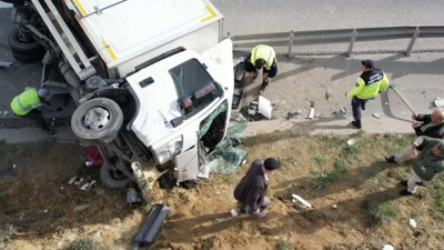 Kuzey Marmara Otoyolu'nda Zincirleme Kaza: İki Kamyonla Tır Çarpıştı