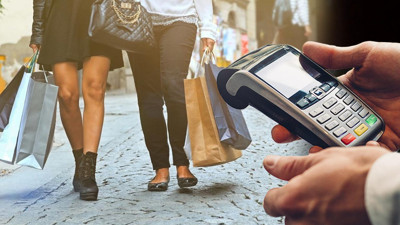 Alışverişte İki Ayrı Fiyat Tarifesi! POS Komisyonu Çıkmaza Döndü! Nakit–Kart Farkı İçin Meclis Alarmda