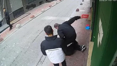 Beyoğlu’nda Dehşet Anları! Yumruk ve Tekmeler Havada Uçuştu