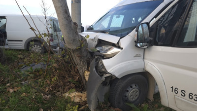 Bursa'da Feci Kaza! İşçi Servisi ile Ticari Araç Birbirine Girdi: 11 Yaralı