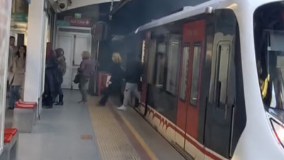 İzmir'de Korkutan Olay! Metro Raydan Çıktı
