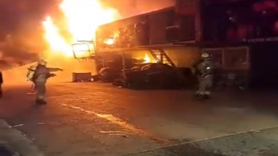 Başakşehir'de Korkutan Yangın! Tüm İş Yerini Sardı