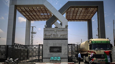 İsrail Basını Duyurdu: Refah Sınır Kapısı Açıldı... Gazze'ye Giriş var ama Yardım Yok!