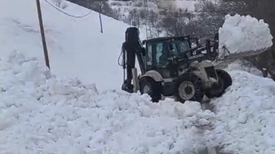 Van’da Kar Temizliği Sırasında Çığ Kabusu! Saniyelerle Kurtuldular