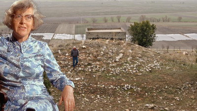 ‘Anadolu Arkeolojisinin Annesi’ Mellink’in Vasiyeti Yerine Getirildi: Külleri 2500 Yıllık Tümülüse Serpildi