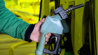 Araç Sahiplerine Şok: Akaryakıtta Çifte Zam Geliyor! Tabela Yine Değişiyor