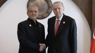 İran'ın Talebiyle... Cumhurbaşkanı Erdoğan, Pezeşkiyan'la Görüştü