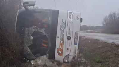 Çatalca'da Polisleri Taşıyan Midibüs Devrildi: Yaralılar Var