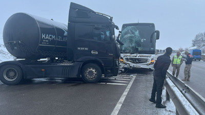 Erzurum'da Zincirleme Facia: 2 Yolcu Otobüsü, 2 Tır...