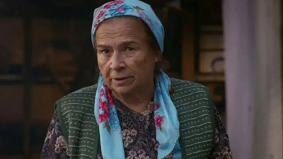 Usta Oyuncu Feyha Çelenk Hayatını Kaybetti