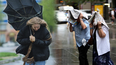 İstanbul’a Sağanak Alarmı: Meteoroloji Saat Verdi, Yağışlar Geri Dönüyor