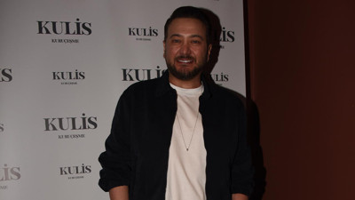 Ünlü Oyuncu Onur Büyüktopçu 44. Yaşını Dostlarıyla Kutladı