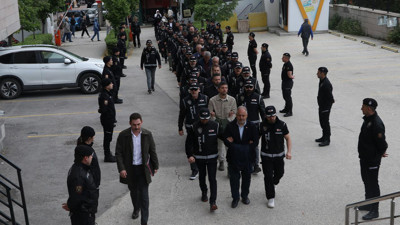 Tepebaşı Belediyesi’ne Yolsuzluk Operasyonu Şüphelileri Adliyede