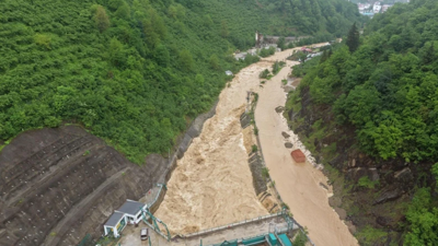 Giresun'u Sağanak Vurdu! Dereler Taştı, Yol Kapandı