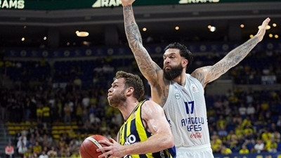 Anadolu Efes'e Vincent Poirier Şoku: Aylarca Uzak Kalacak