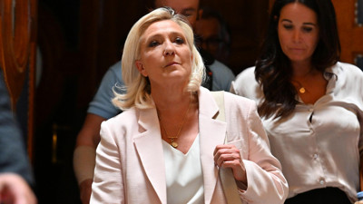 Seçimlere Aylar Kala Şok Gelişme! Marine Le Pen’in Siyasi Hayatı Bitiyor mu?