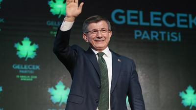 Ahmet Davutoğlu Siyasetten Çekildi: Gelecek Partisi Feshedildi