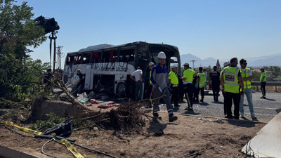 Kayseri-Niğde Kara Yolunda Katliam Gibi Kaza: Kemerlerini Takan Yolcular Muavine Teşekkür Etti