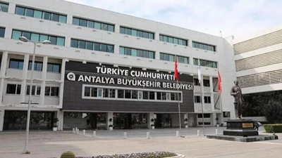 Antalya Büyükşehir Belediyesi'ndeki Yolsuzluk Soruşturmasında 2 Kişi Serbest Bırakıldı