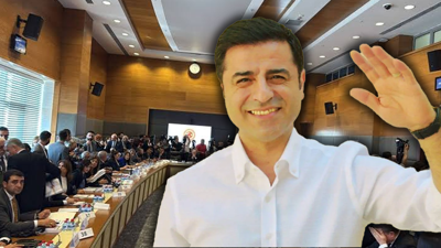 Demirtaş'tan Çerçeve Yasa Teşekkürü: 'El Ele Geleceğe Yürümek Zorundayız'