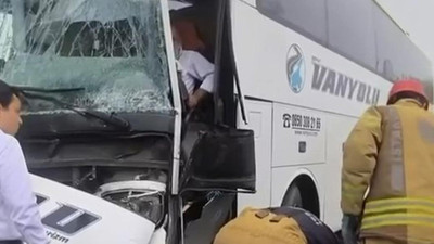 Yolcu Otobüsü Belediye Otobüsüne Çarptı, Yaralılar Var