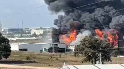 Kocaeli'de Kimya Fabrikasında Yangın