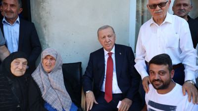 Cumhurbaşkanı Erdoğan'dan Rize'de Komşularına Sürpriz Ziyaret