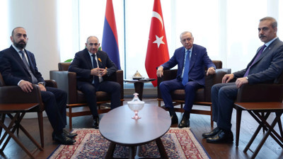 Cumhurbaşkanı Erdoğan, Ermenistan Başbakanı Paşinyan'la Görüştü
