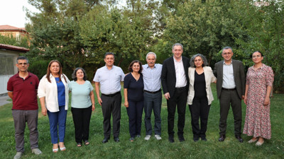 Tuncer Bakırhan’dan Selçuk Mızraklı’ya Ziyaret: 'Aramıza Tekrar Hoş Geldin'