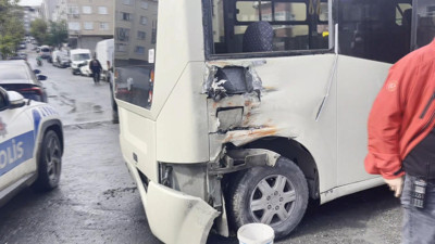Tramvay Minibüsle Çarpıştı, Yaralılar Var