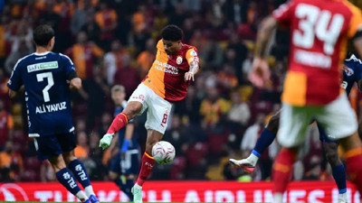 Galatasaray 10 Kişi Kaldı, 3 Puanı Kaptırmadı
