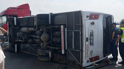 Antalya'da Yolcu Otobüsü Devrildi! Yaralılar Var: Valilik Son Durumu Açıkladı