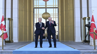 Cumhurbaşkanı Erdoğan Erdoğan’dan Kanada Başbakanı Carney’e Resmi Karşılama: Gözler İki Liderin Görüşmesinde