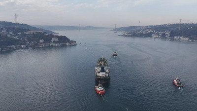 Rusya'da Dron Saldırısına Uğrayan Tanker İstanbul Boğazı'ndan Geçiş Yaptı: Geçiş Sırasında Boğaz Gemi Trafiğine Kapatıldı