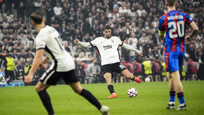 Beşiktaş'a Bir Kötü Haber Daha: Ümit Akdağ'ın Elinde Kırık Tespit Edildi