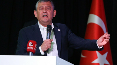 Özgür Özel’den Manisa’da Dikkat Çeken Mesaj: 'YENİ Parti Karanlığa İnat Yakılmış Bir Mum'